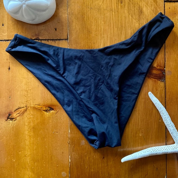 ⚡️SOLD⚡️ Roxy Bikini Set - Picture 6 of 9